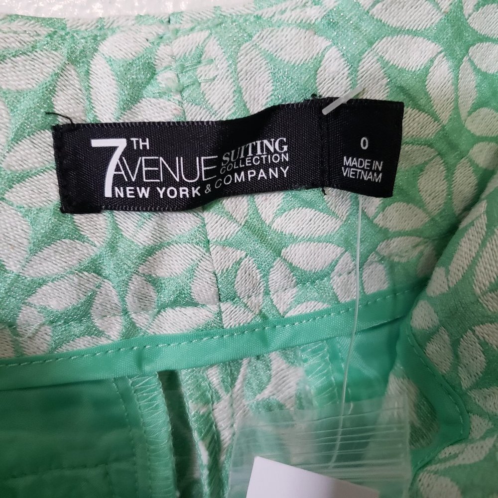 New York & Company Short - Picture 9 of 10